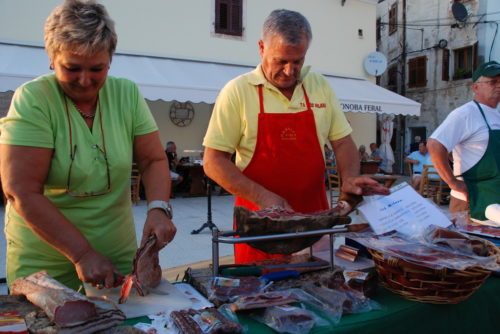 TRADITIONELLER ABEND AN DER RIVA VON FAŽANA